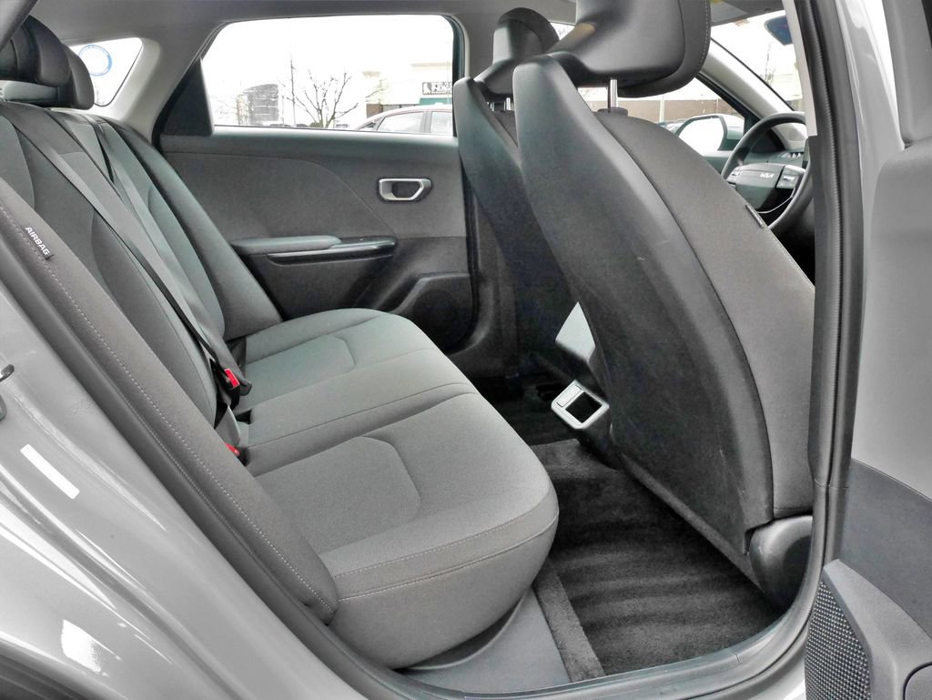 Used 2025 Kia K4 LXS image 11