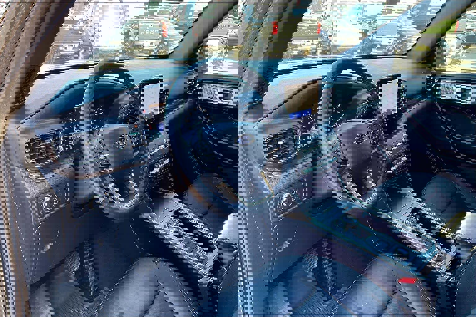 Used 2020 Ford Explorer Limited image 16