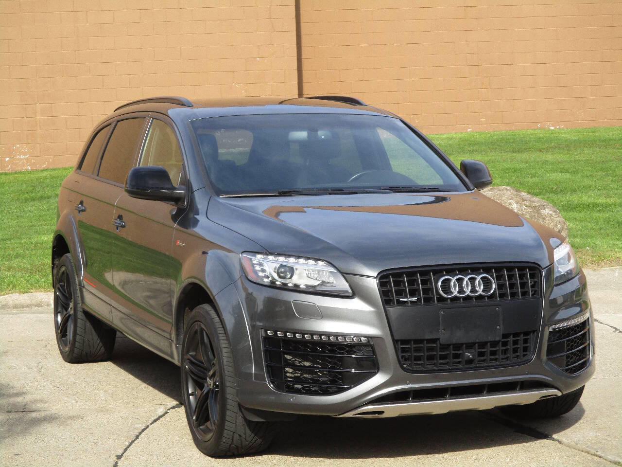Used 2015 Audi Q7 3.0T S line Prestige w/ Sport Edition AWD/4WD image 60