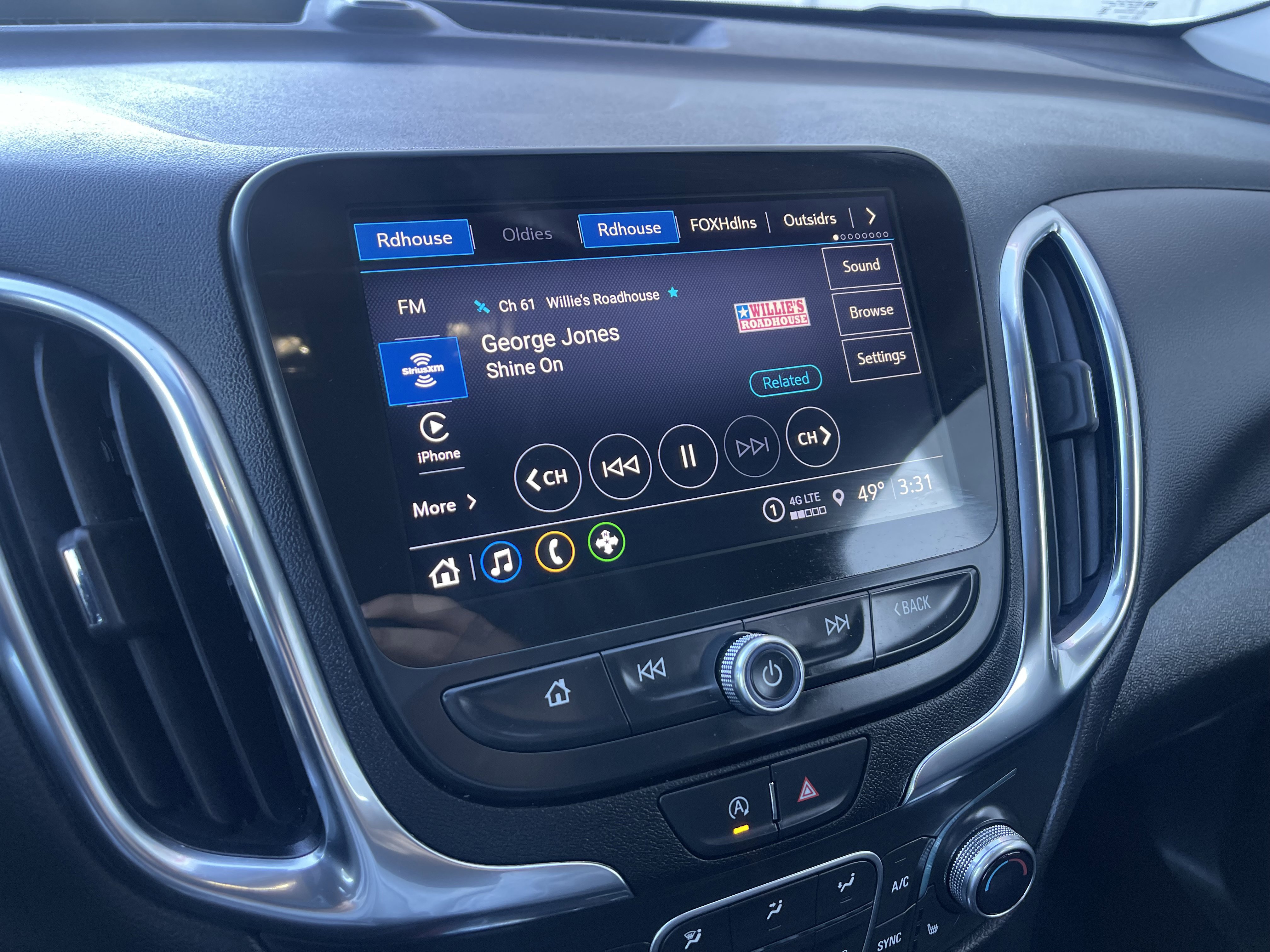 Used 2024 Chevrolet Equinox LT image 33