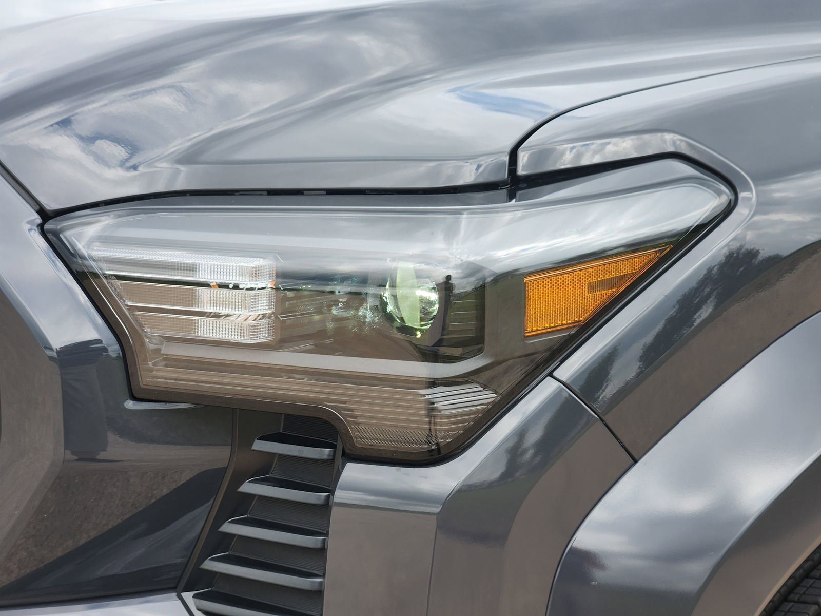 Used 2025 Toyota Tacoma TRD Sport RWD image 9