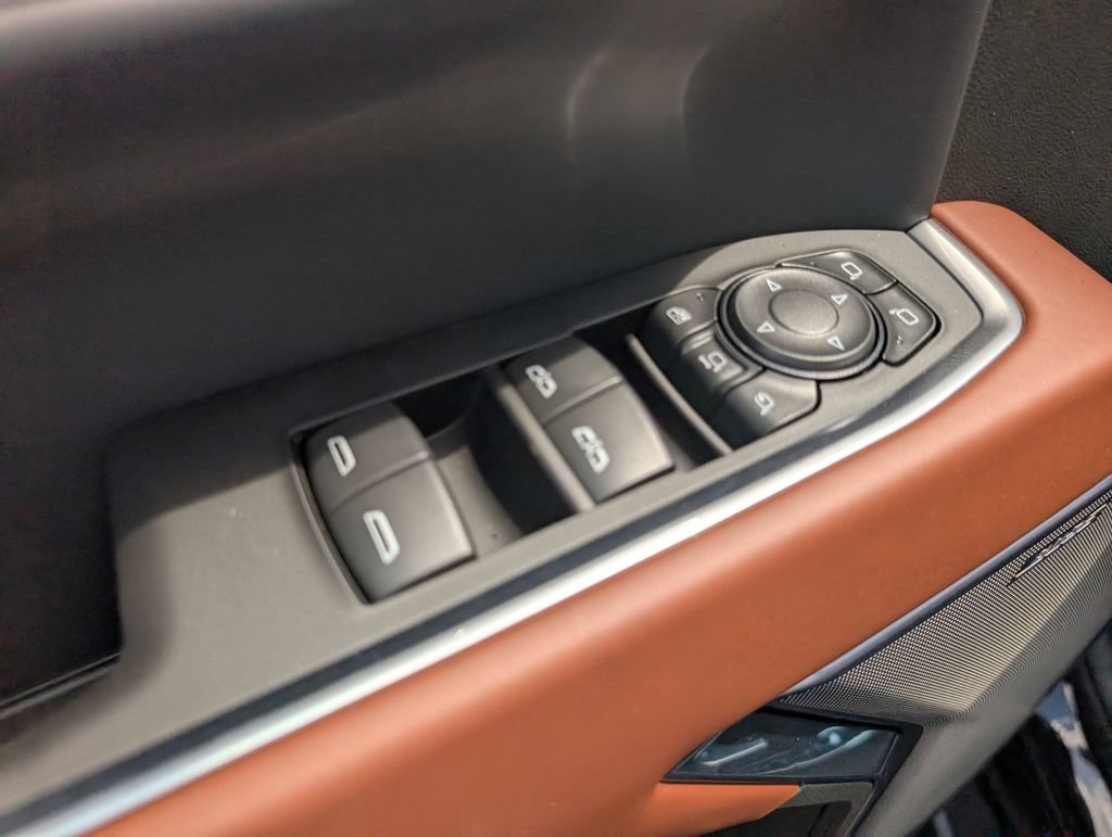 New 2026 GMC Sierra 3500 Denali Ultimate AWD/4WD image 17