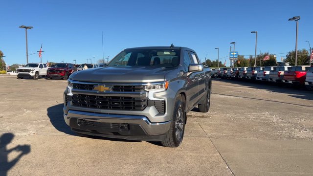 Used 2024 Chevrolet Silverado 1500 LT AWD/4WD image 4