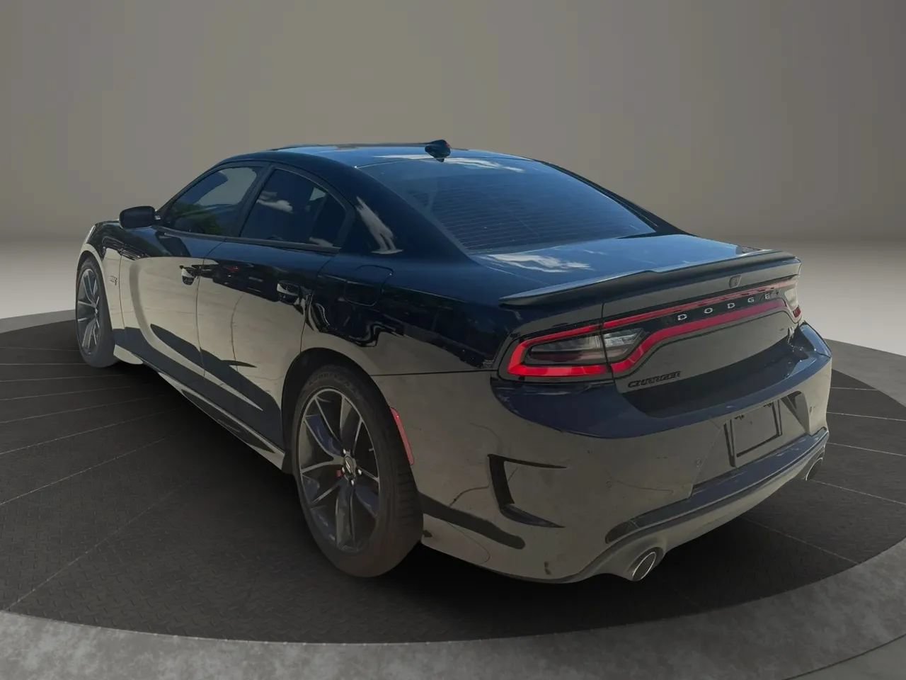 Used 2019 Dodge Charger Scat Pack RWD image 5
