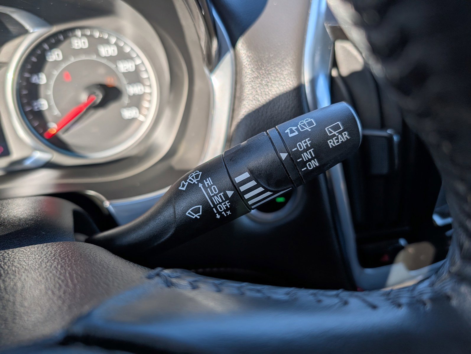 Used 2020 Chevrolet Traverse LT w/ Driver Confidence II Package image 31