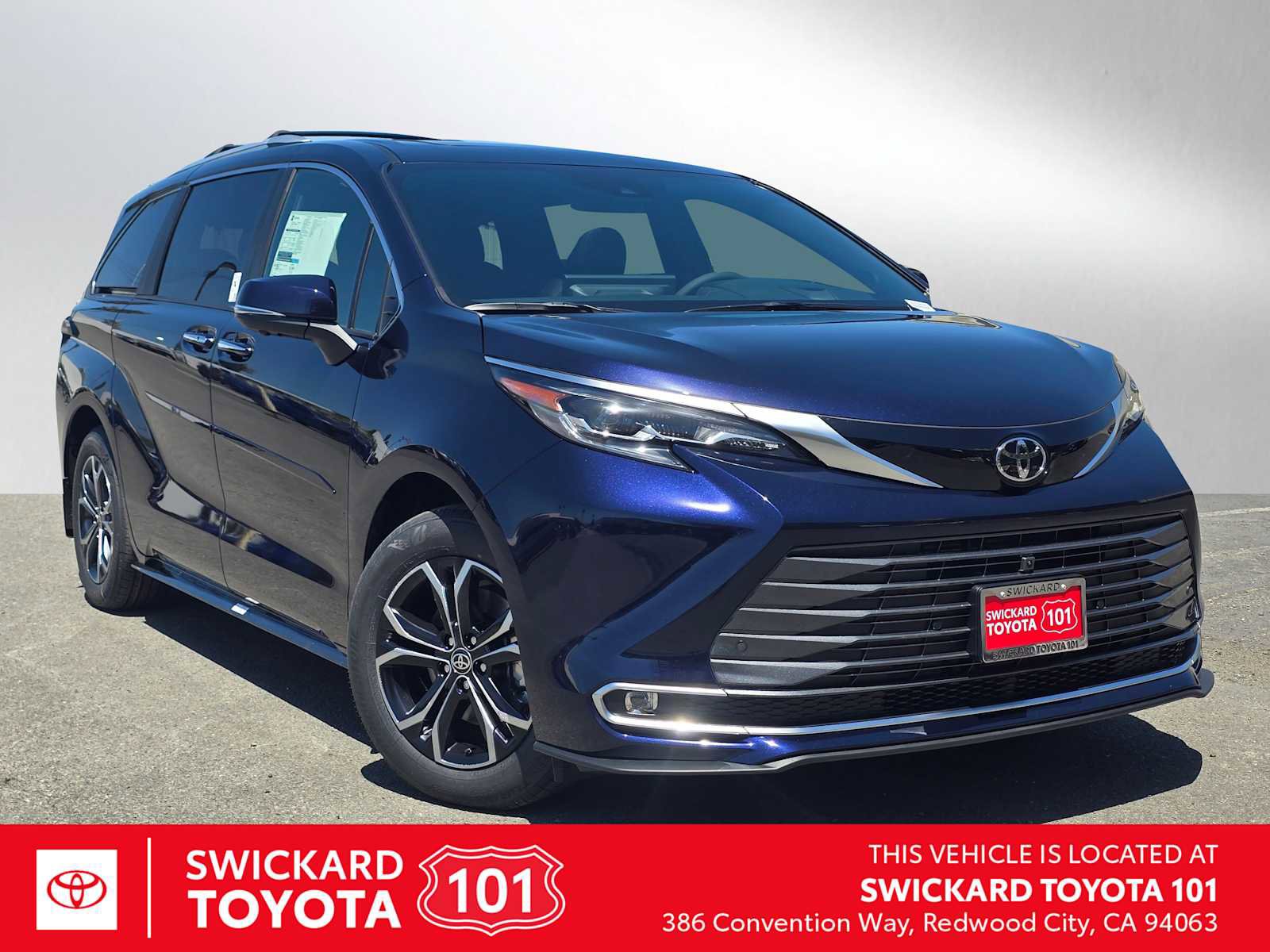 New 2026 Toyota Sienna Platinum