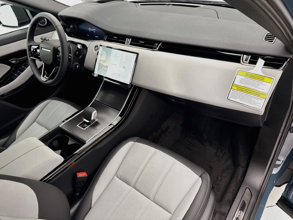 New 2026 Land Rover Range Rover Evoque Hoxton AWD/4WD image 17