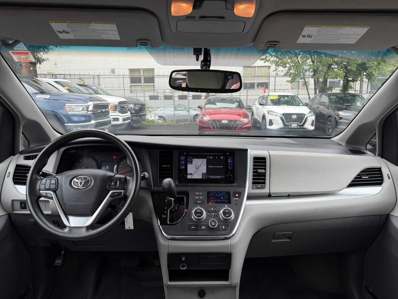 Used 2015 Toyota Sienna LE FWD image 9