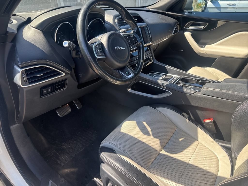 Used 2017 Jaguar F-PACE R-Sport AWD/4WD image 24