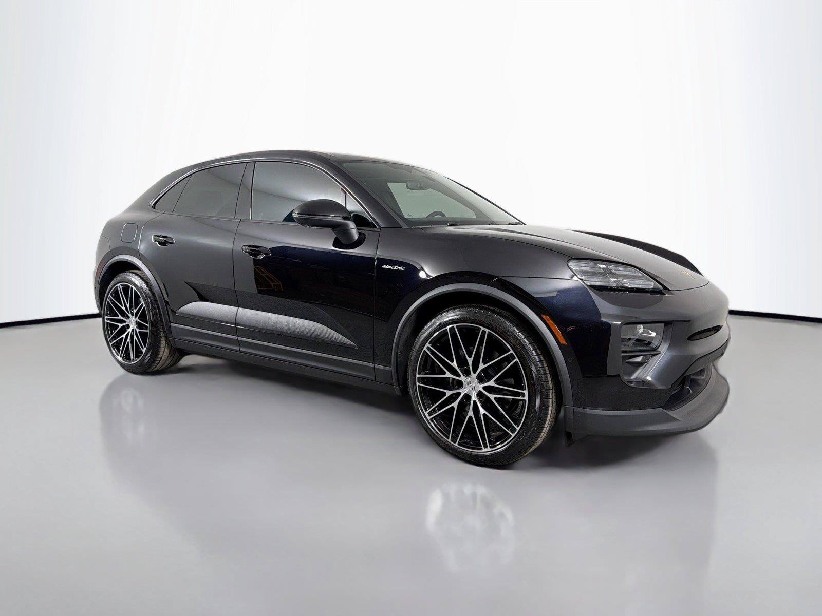 Certified 2026 Porsche Macan Electric RWD image 9