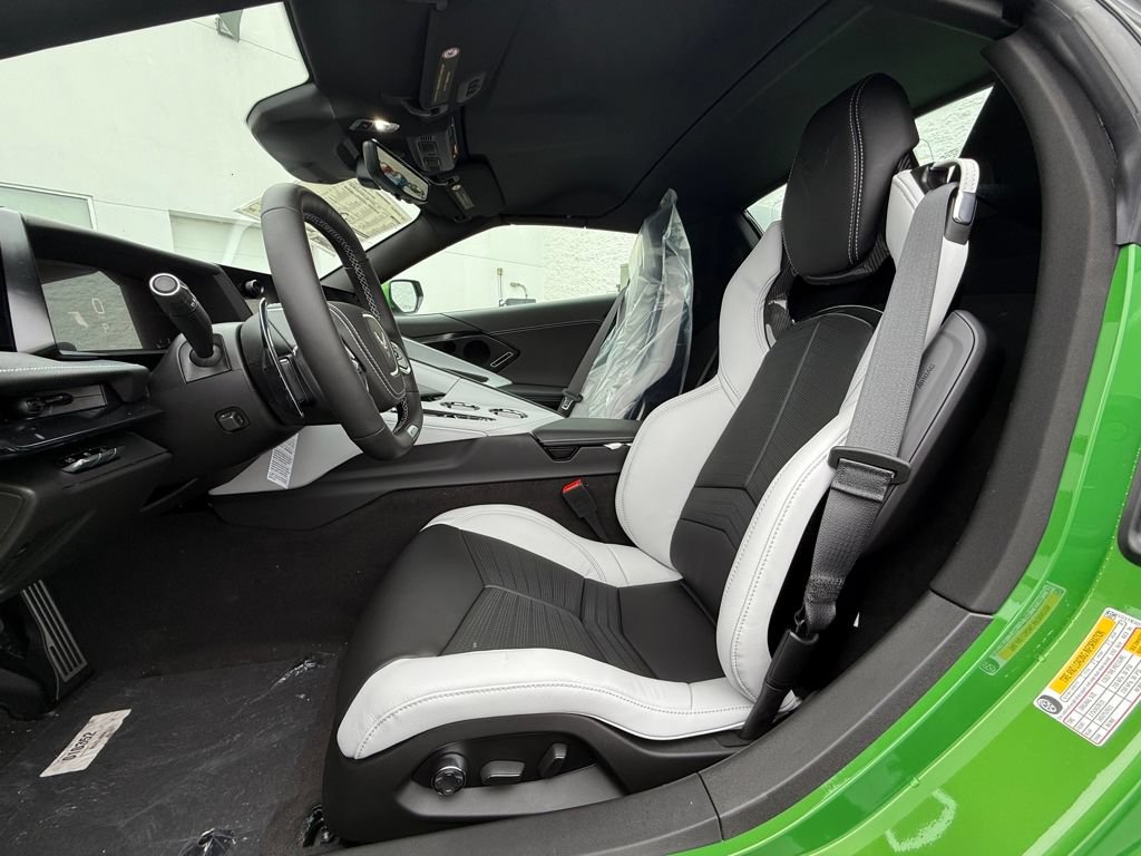 New 2026 Chevrolet Corvette Z06 w/ Stealth Interior Trim Package RWD image 18
