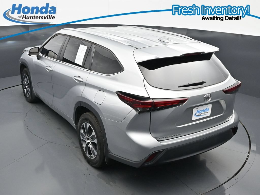 Used 2024 Toyota Highlander XLE FWD image 26