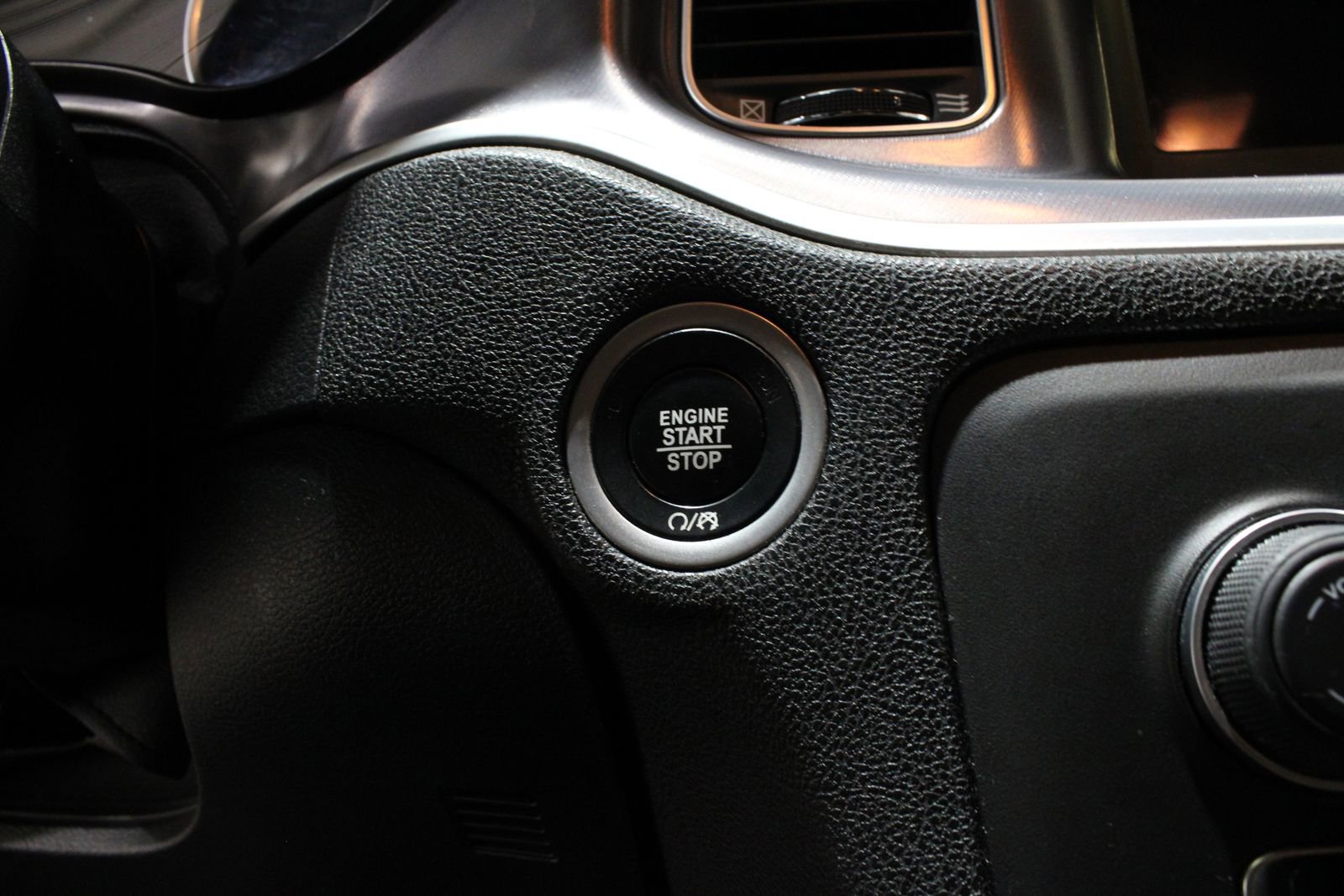 Used 2019 Dodge Charger SXT image 26