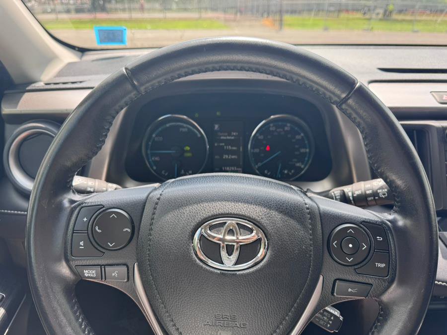 Used 2017 Toyota RAV4 Limited image 14