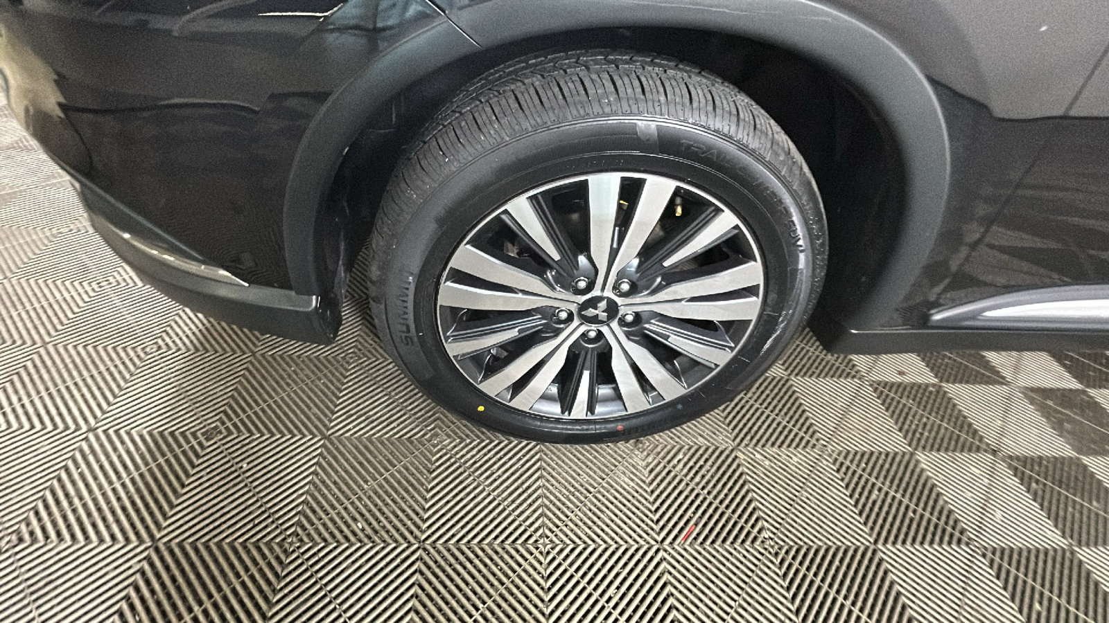 Used 2019 Mitsubishi Outlander GT AWD/4WD image 9