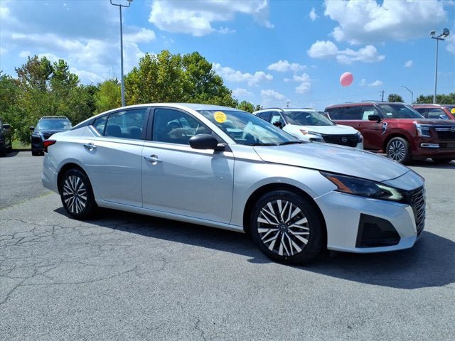 Certified 2024 Nissan Altima 2.5 SV FWD image 3