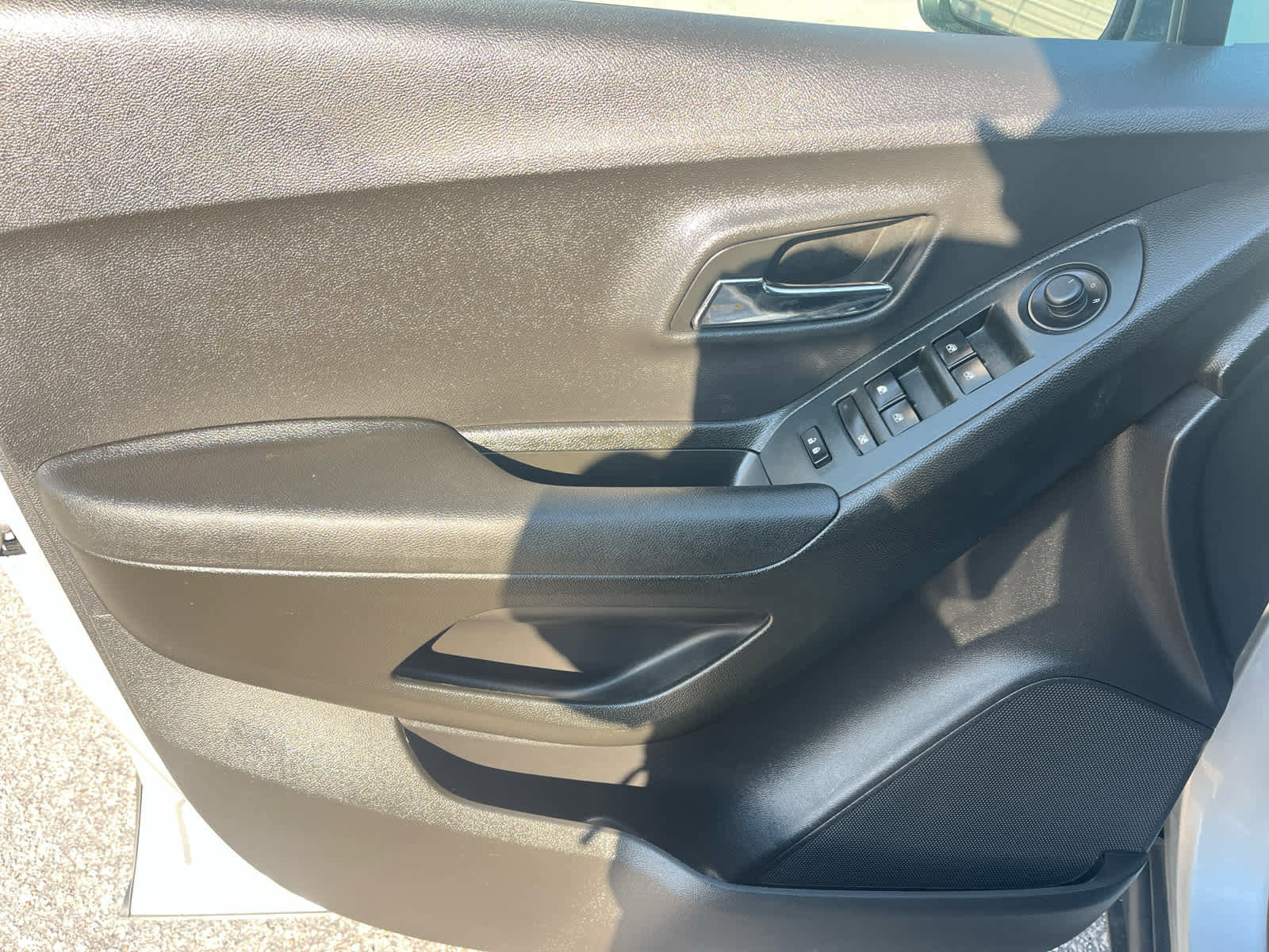 Used 2019 Chevrolet Trax LT w/ LT Convenience Package image 31