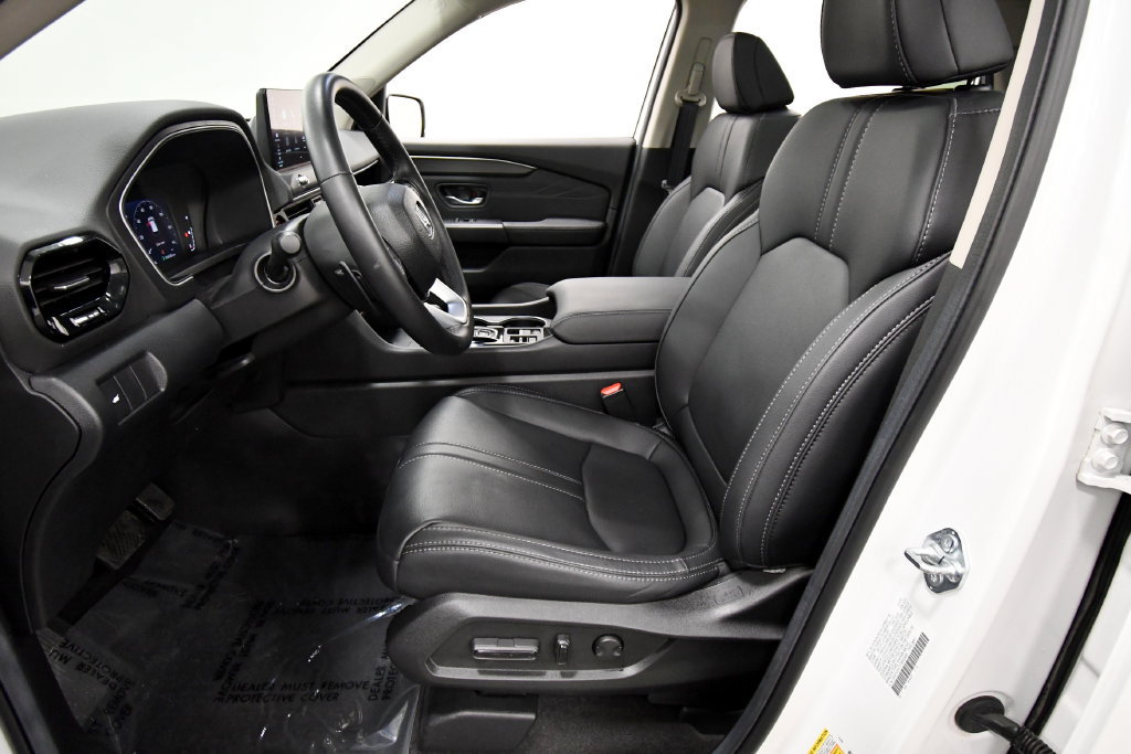 Certified 2026 Honda Pilot Touring image 14