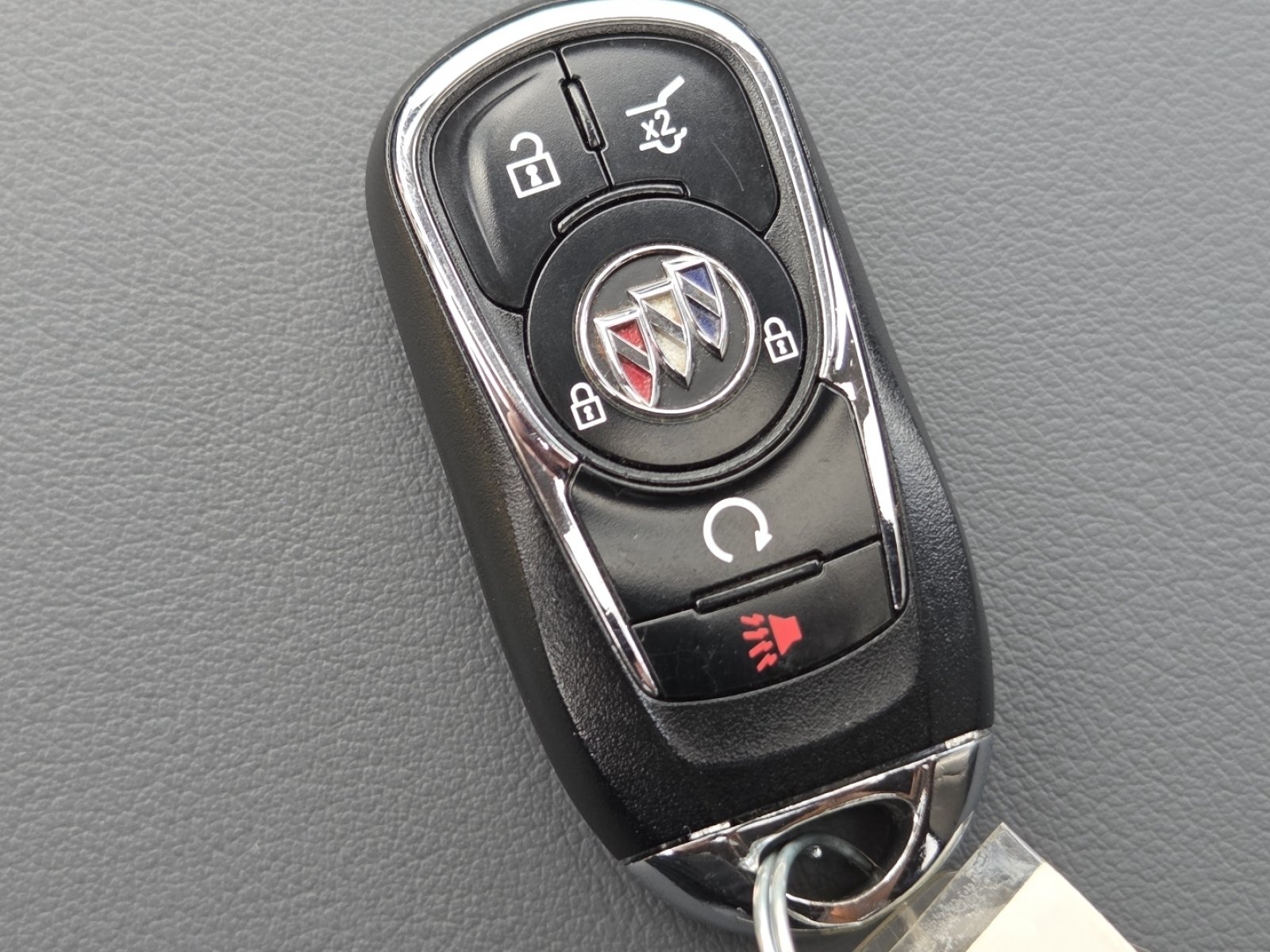Used 2020 Buick Enclave Premium w/ Sun and Sites Package FWD image 36