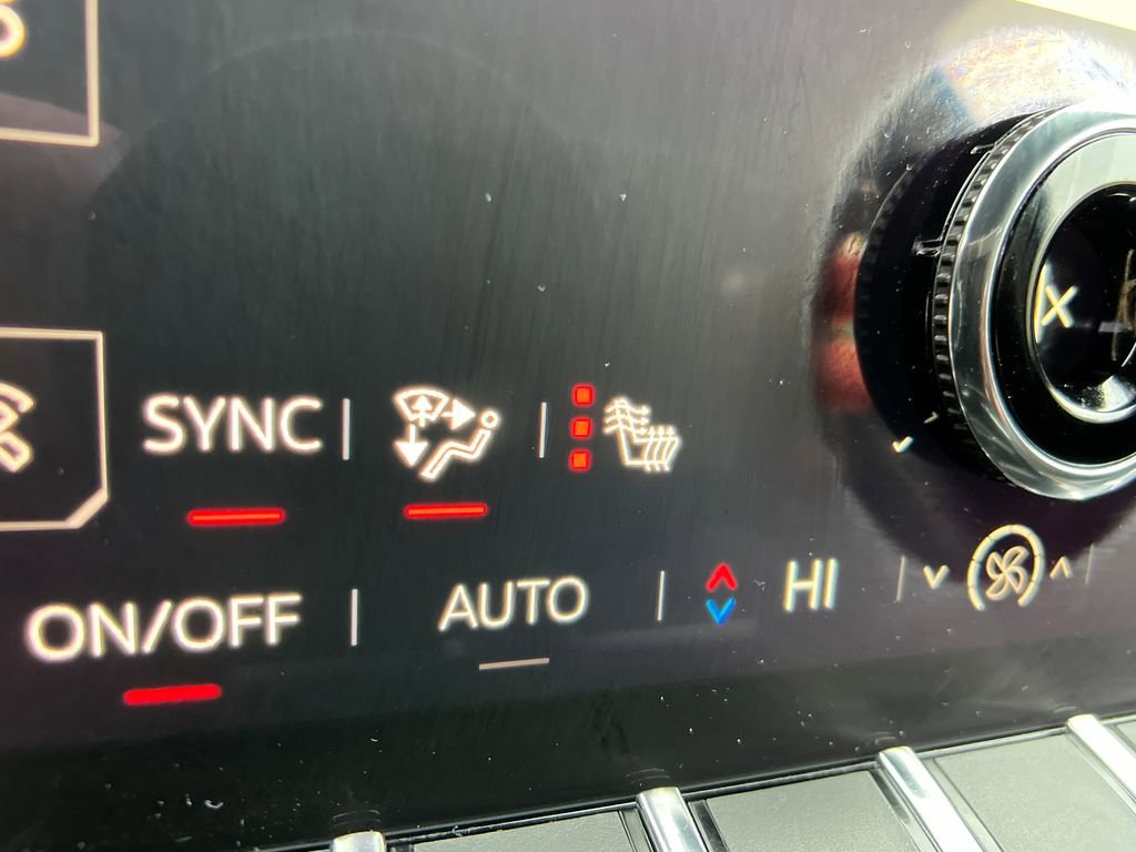 Used 2025 GMC Yukon Denali image 30