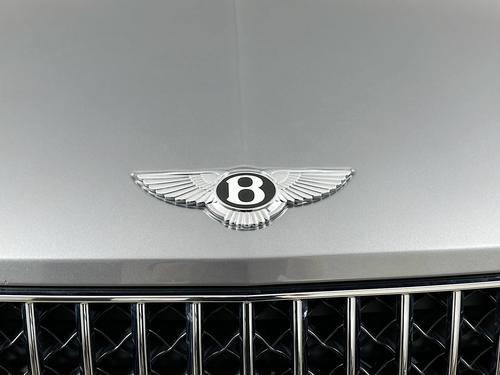 Used 2023 Bentley Bentayga Extended Wheelbase AWD/4WD image 56