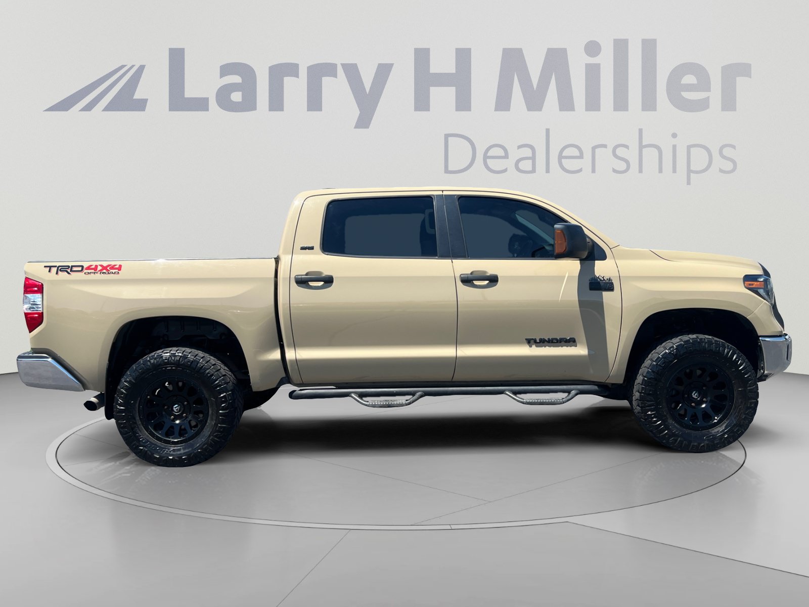 Used 2020 Toyota Tundra SR5 w/ TRD Off-Road Package AWD/4WD image 6