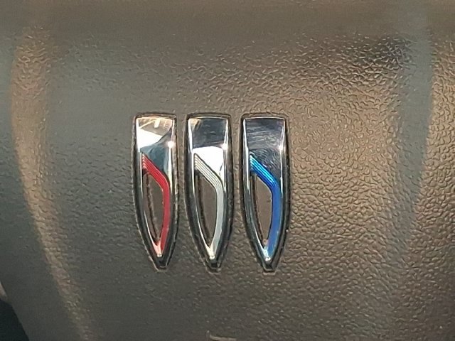 Used 2025 Buick Envista Sport Touring w/ Convenience I Package FWD image 13