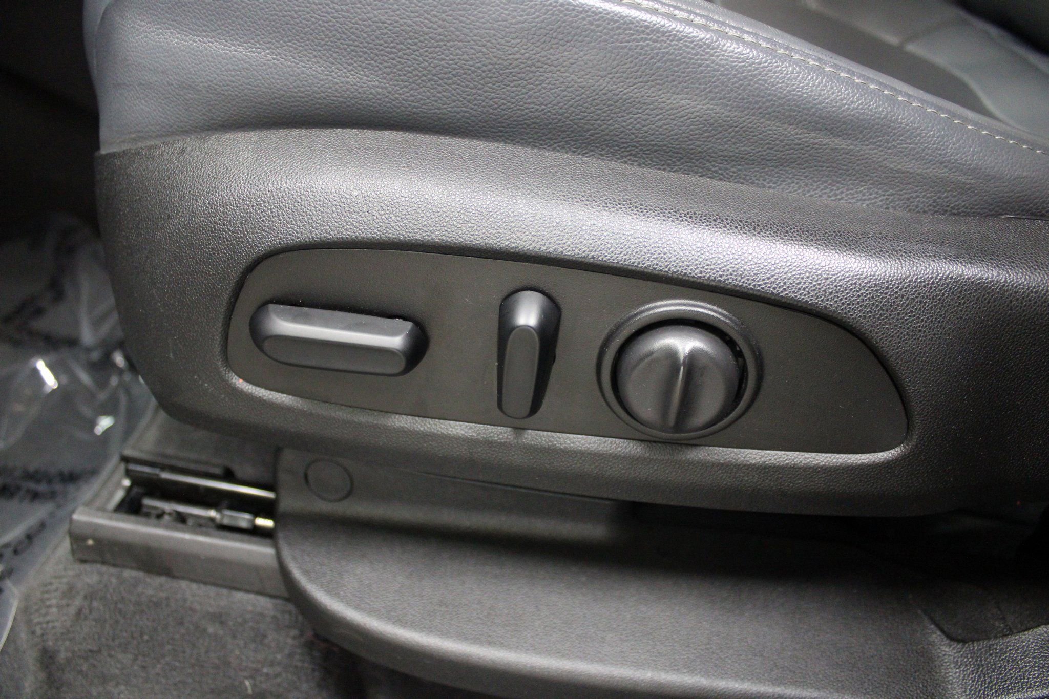 Used 2021 Chevrolet Traverse Premier w/ LPO, Floor Liner Package image 18