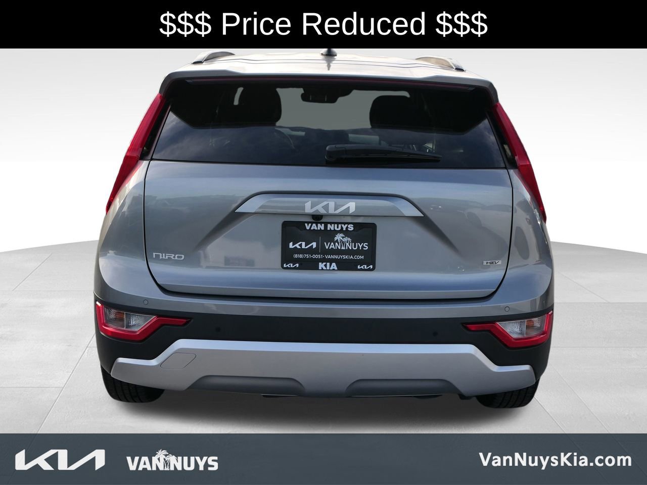 Used 2023 Kia Niro EX image 4