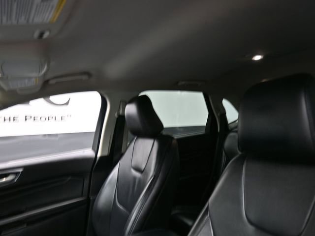 Used 2020 Ford Edge Titanium image 17