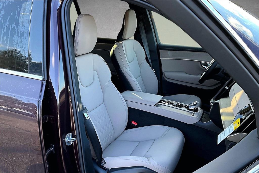 New 2026 Volvo XC90 B6 Plus w/ Protection Package Premier AWD/4WD image 11