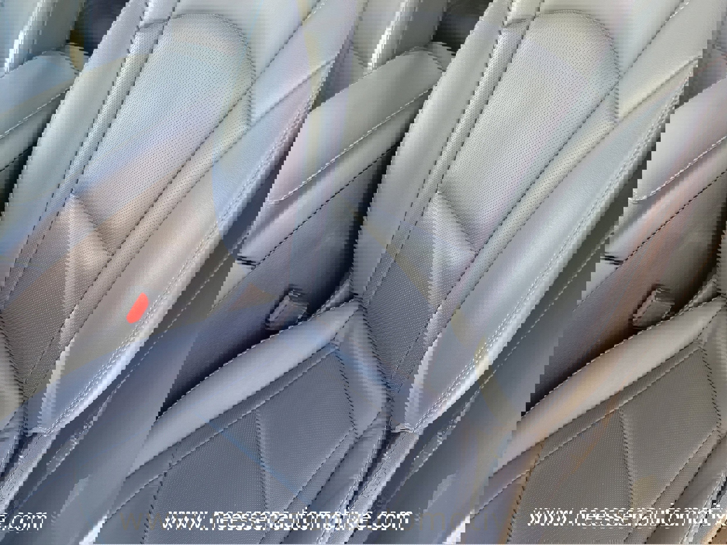 Used 2023 Buick Enclave Essence image 18