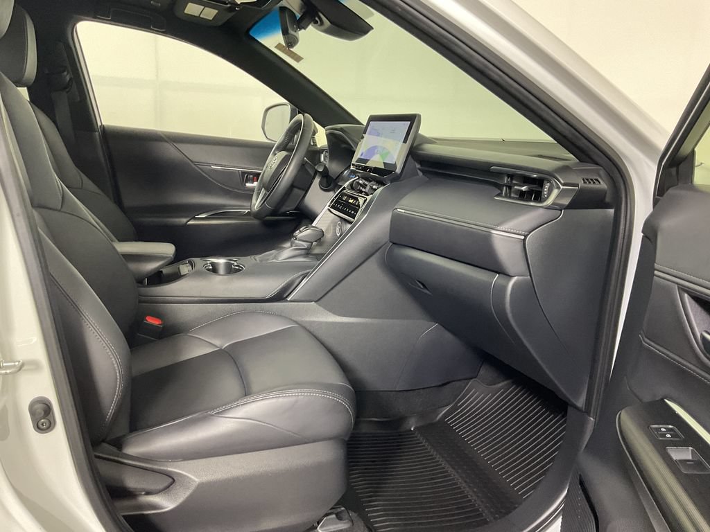 Used 2023 Toyota Venza Nightshade AWD/4WD image 25