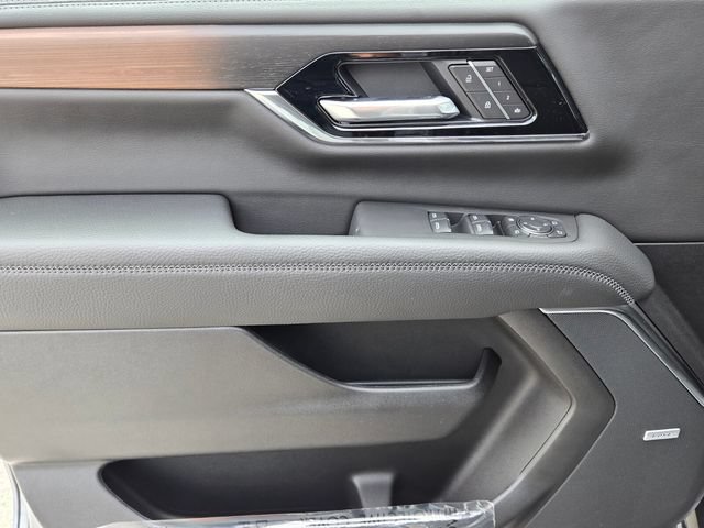 New 2026 GMC Yukon XL Denali w/ Denali Reserve Package RWD image 12