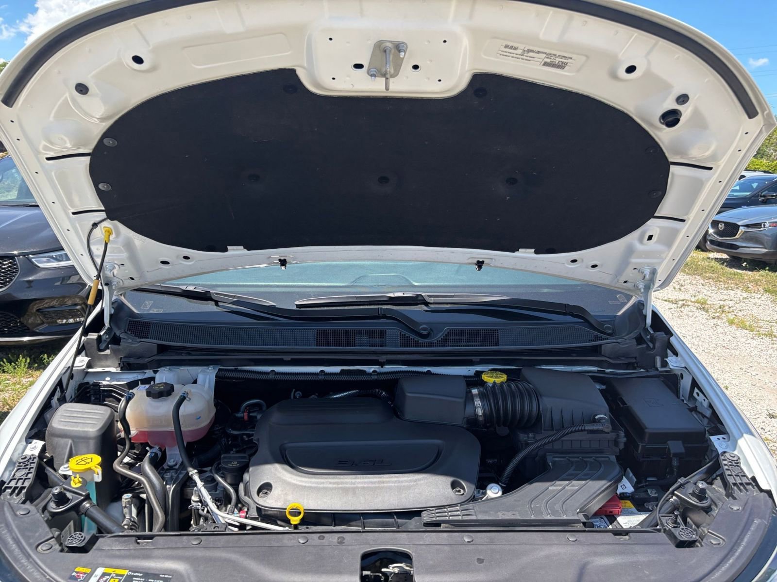 Used 2025 Chrysler Pacifica Limited FWD image 37