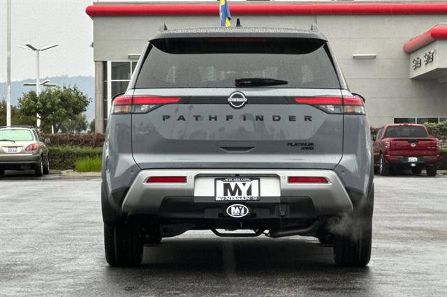 New 2025 Nissan Pathfinder Platinum image 5