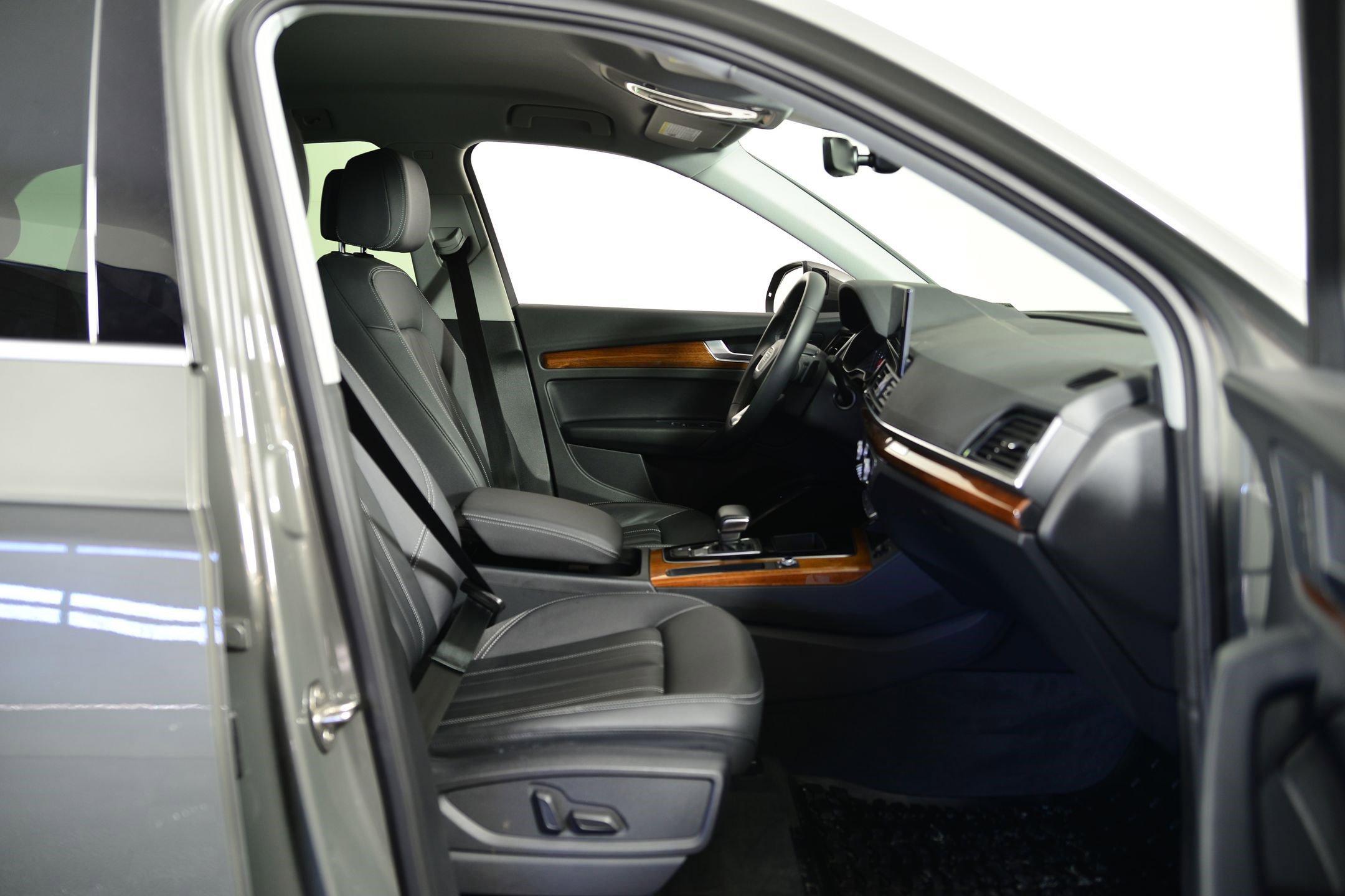 Certified 2023 Audi Q5 2.0T Premium w/ Convenience Package image 17