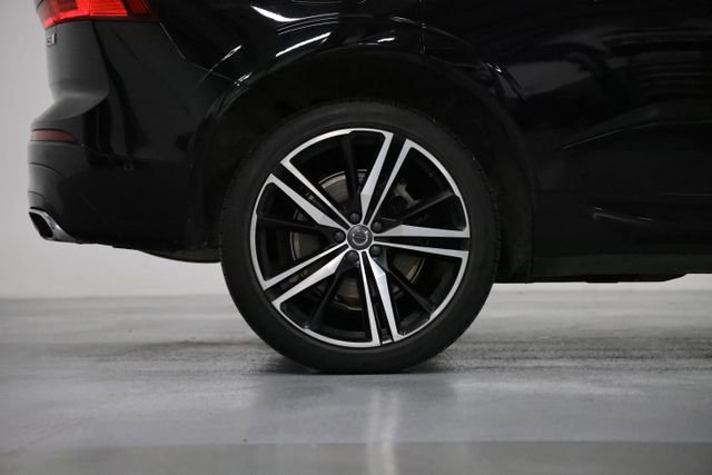 Used 2021 Volvo XC60 T5 R-Design w/ Advanced Package image 15