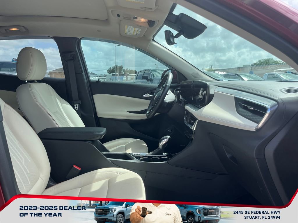 Used 2025 Buick Encore GX Avenir w/ Avenir Technology Package image 18