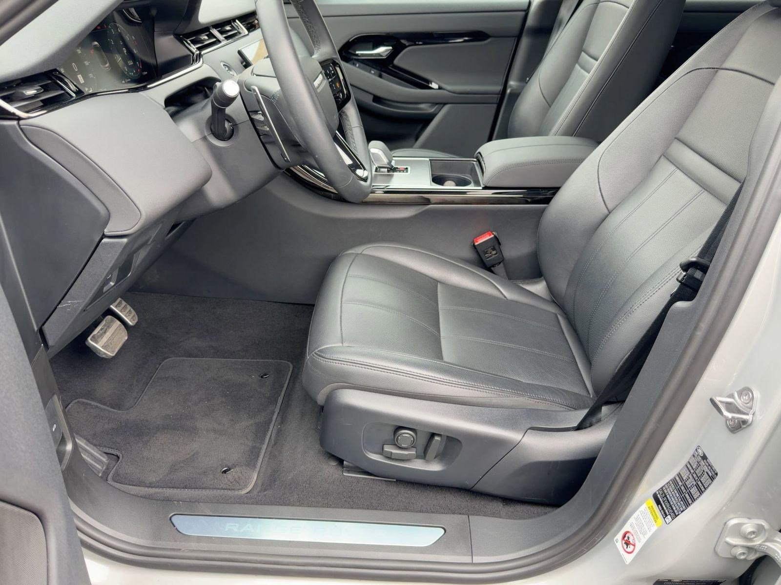 Used 2024 Land Rover Range Rover Evoque Dynamic SE image 4