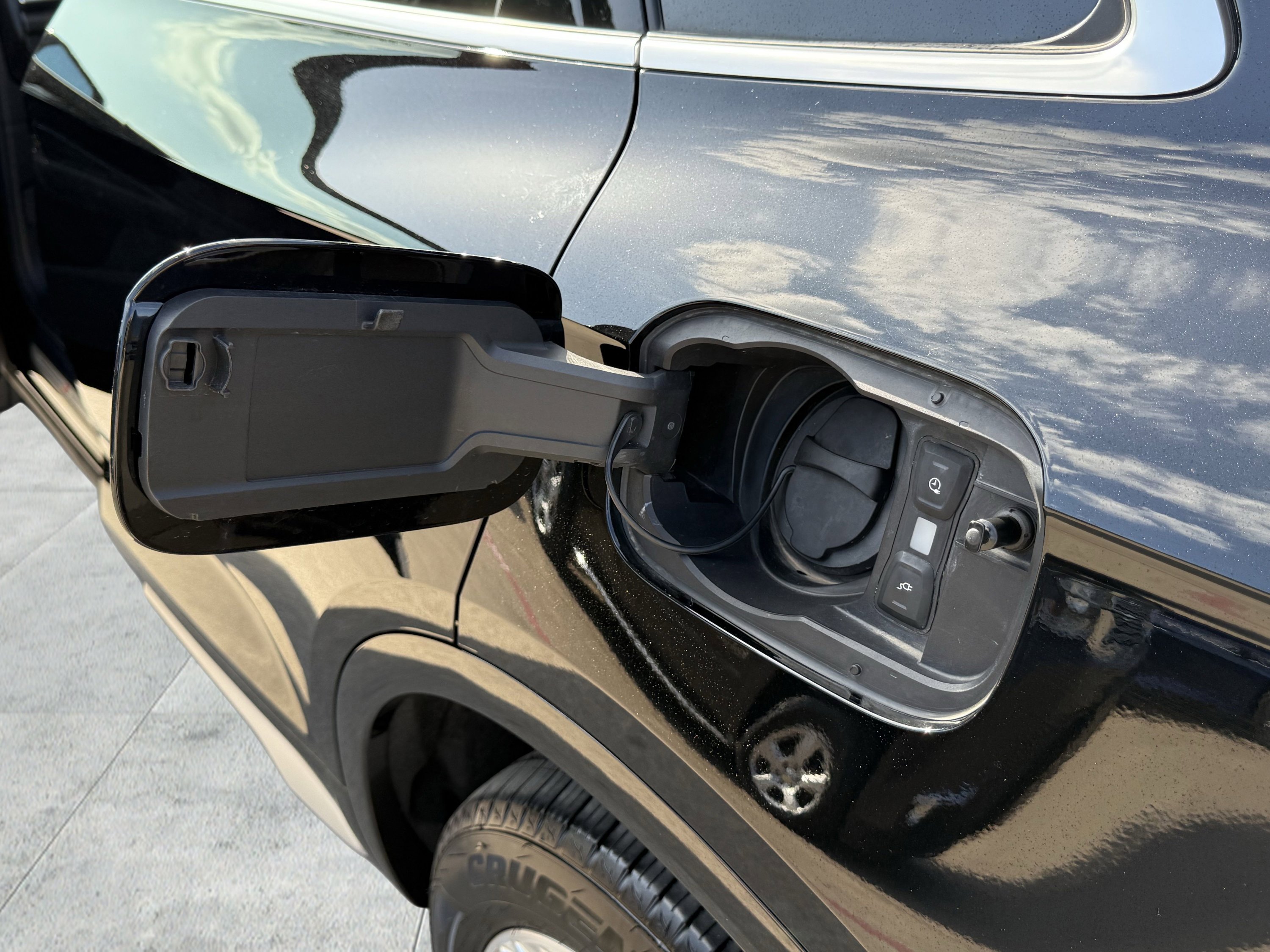 Used 2024 Audi Q5 e Premium w/ Convenience Package image 23