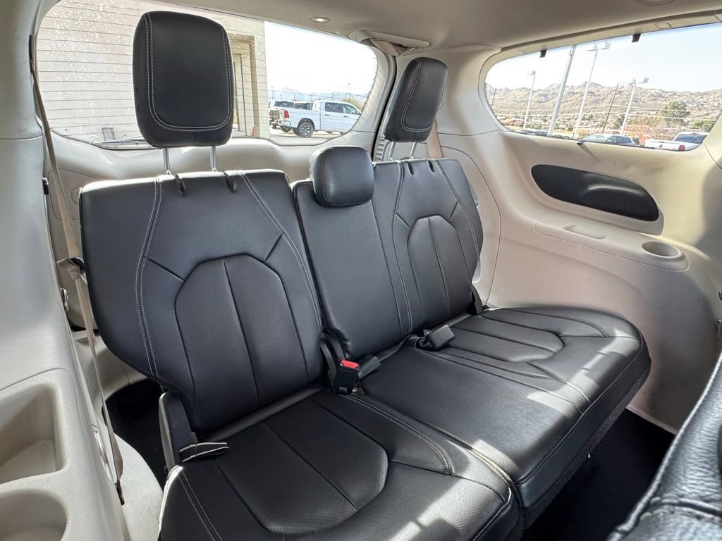 Used 2022 Chrysler Pacifica Touring-L FWD image 33