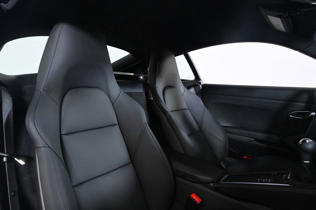 Used 2025 Porsche 718 Cayman image 18