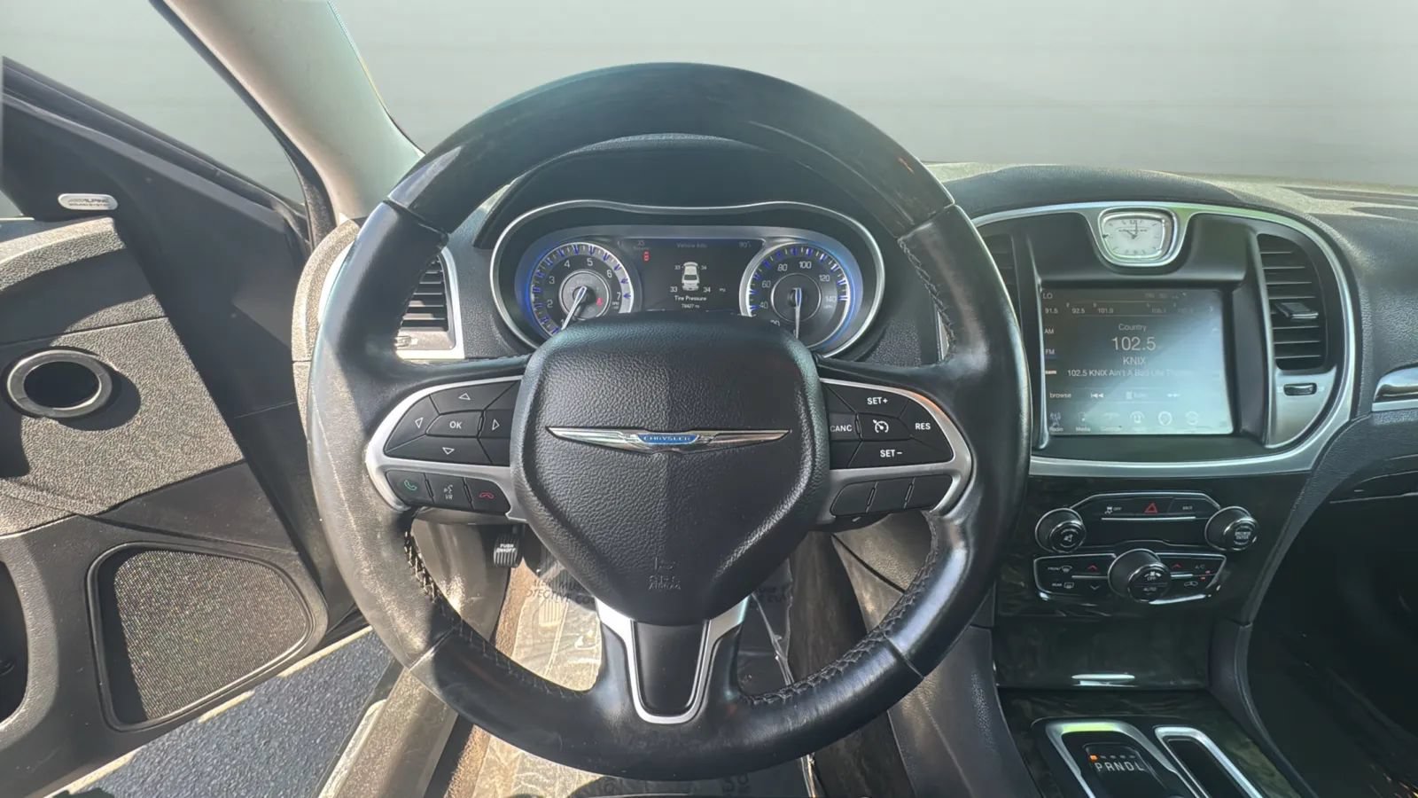 Used 2016 Chrysler 300 C RWD image 21