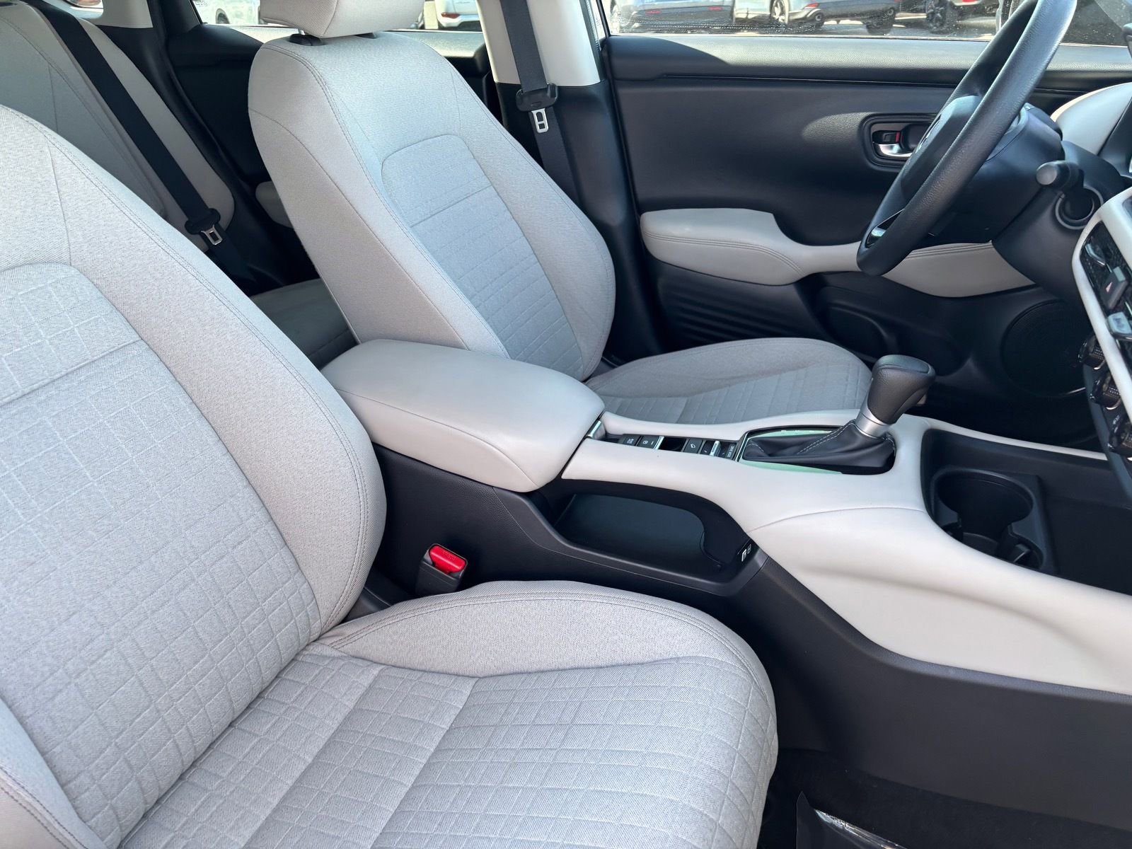 Used 2023 Honda HR-V LX image 15