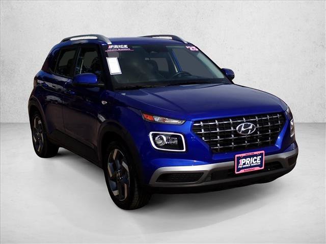 Used 2025 Hyundai Venue Limited FWD image 6