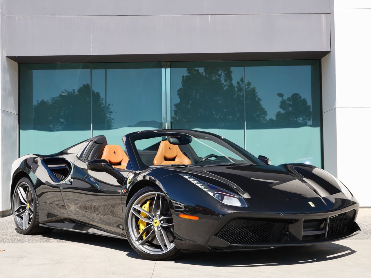 Used 2018 Ferrari 488 Spider RWD image 1