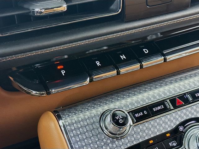 Used 2023 Lincoln Aviator Black Label w/ Dynamic Handling Package image 17