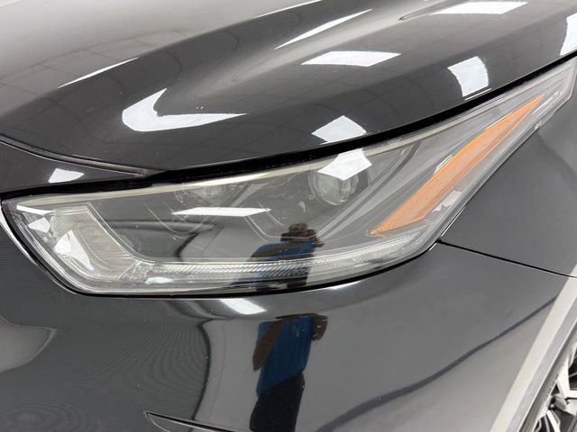 Used 2021 Toyota Highlander XSE FWD image 6