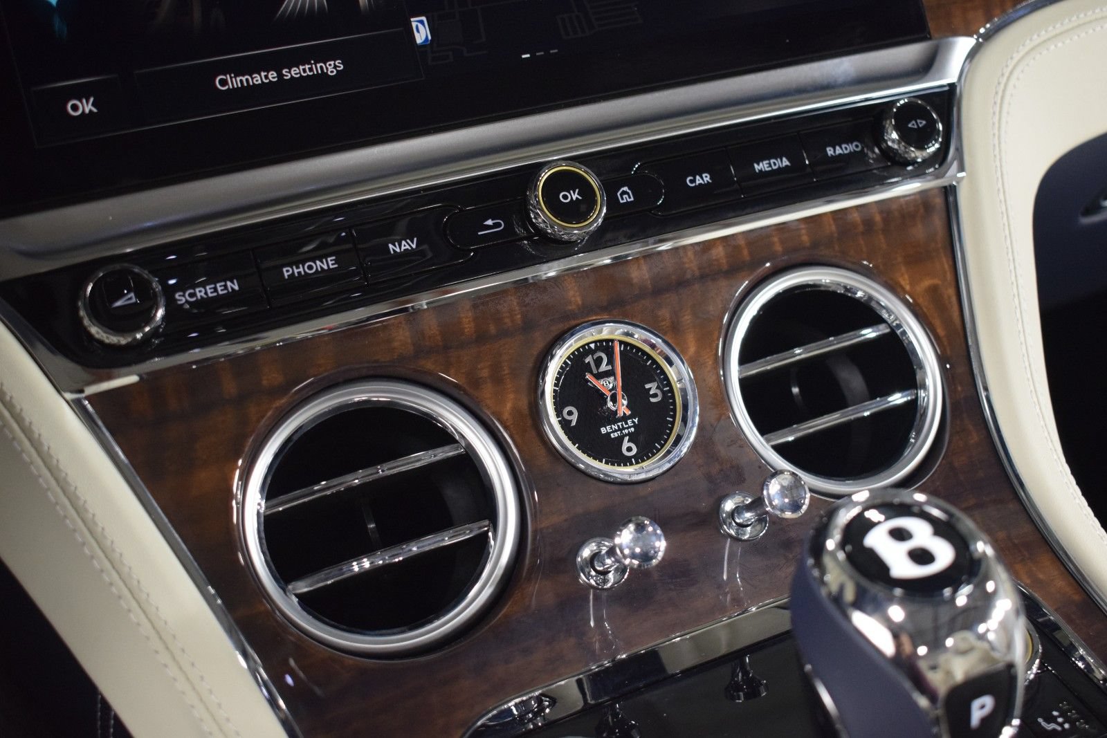 New 2026 Bentley Continental GT AWD/4WD image 32